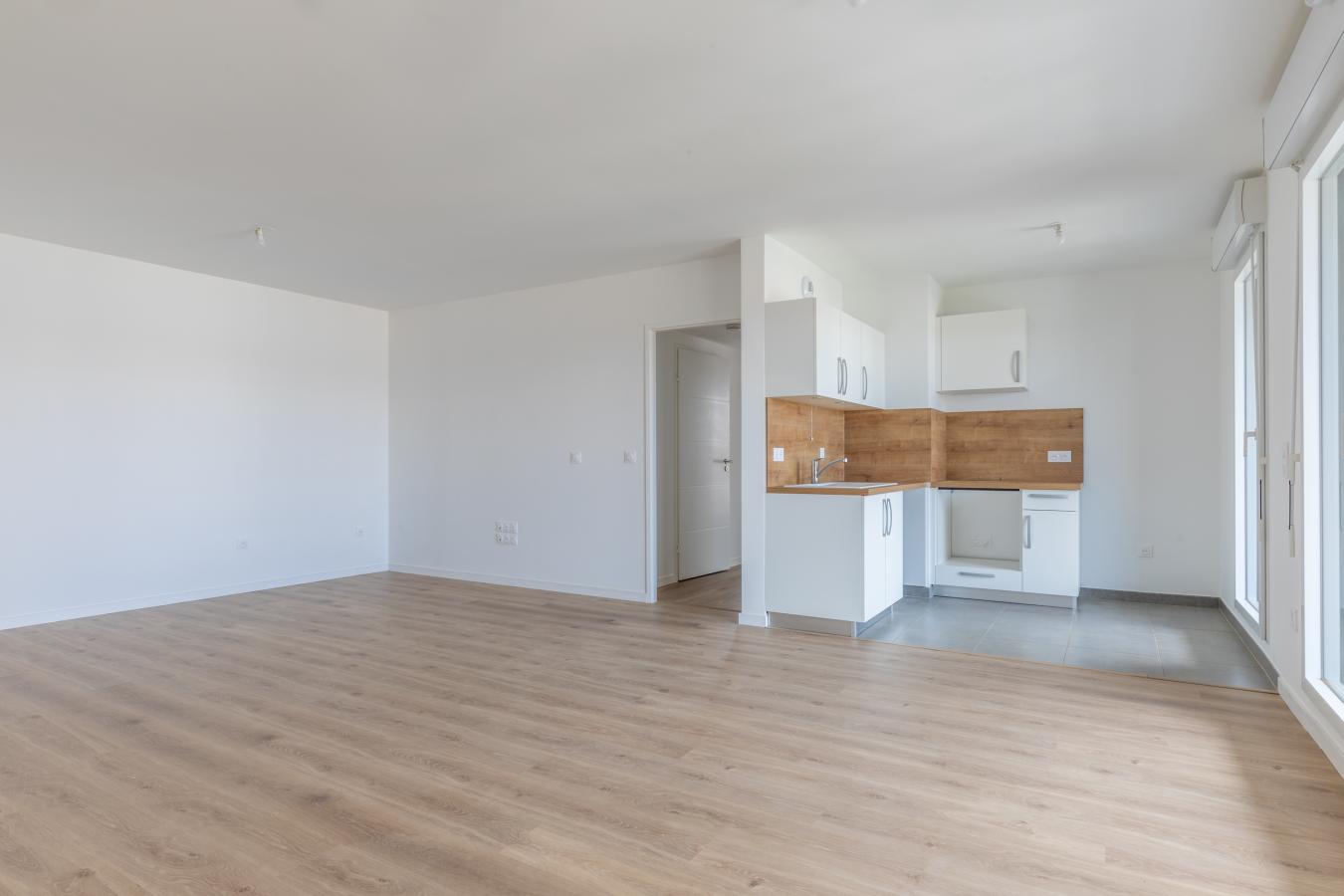 
																			5 pièces - 
																		RDC - 94m² - 2 064,85 € - Photo #5