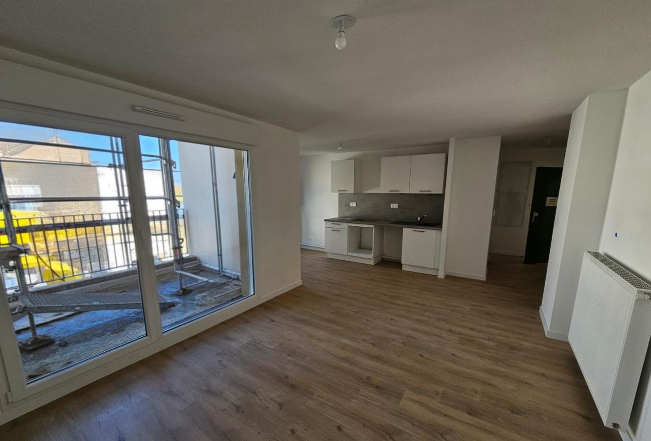 
																																							3 pièces - 
																																						3ème étage - 65m² - 739,40 € - Photo #2