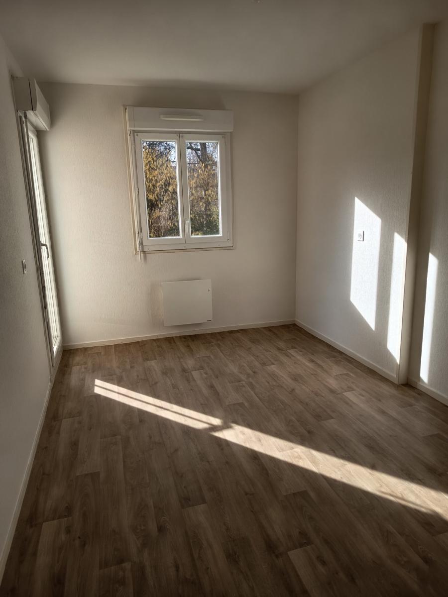 
																																							1 pièce - 
																																						3ème étage - 36m² - 337,29 € - Photo #6