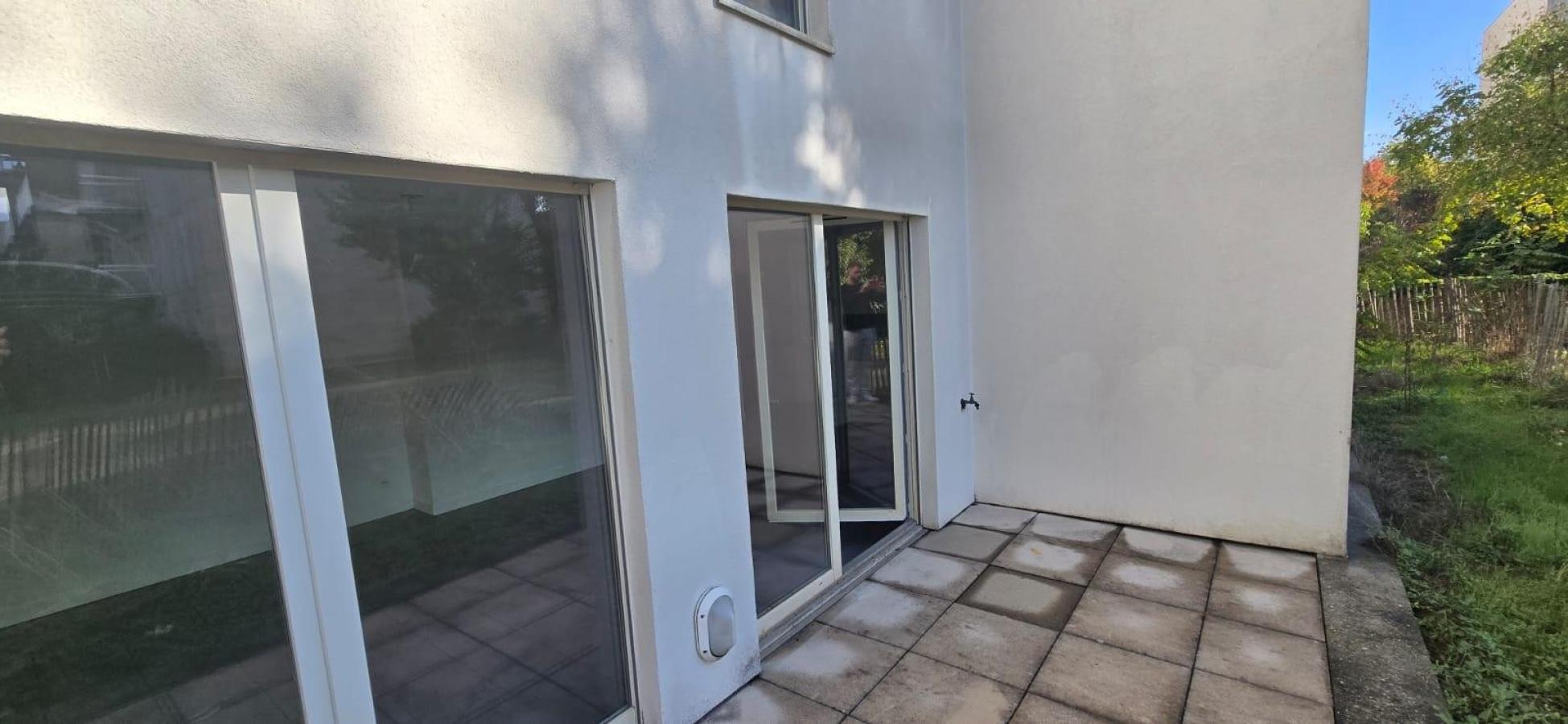 
																																							3 pièces - 
																																						RDC - 73m² - 919,25 € - Photo #7