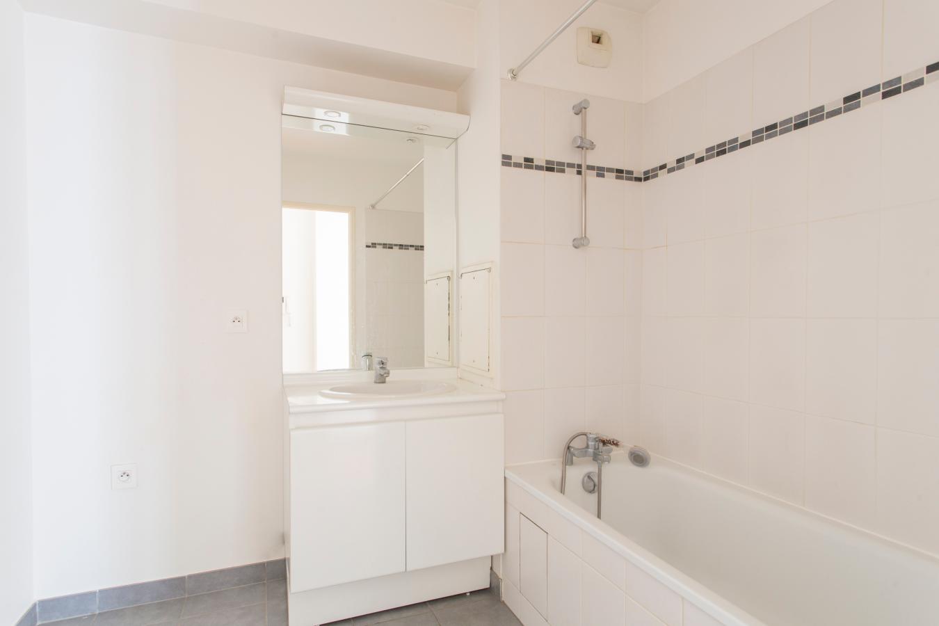
																																							3 pièces - 
																																						3ème étage - 59m² - 191 000 € - Photo #1