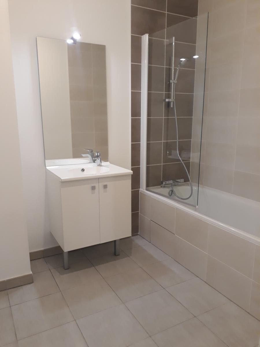 
																																							3 pièces - 
																																						9ème étage - 73m² - 1 286,78 € - Photo #3