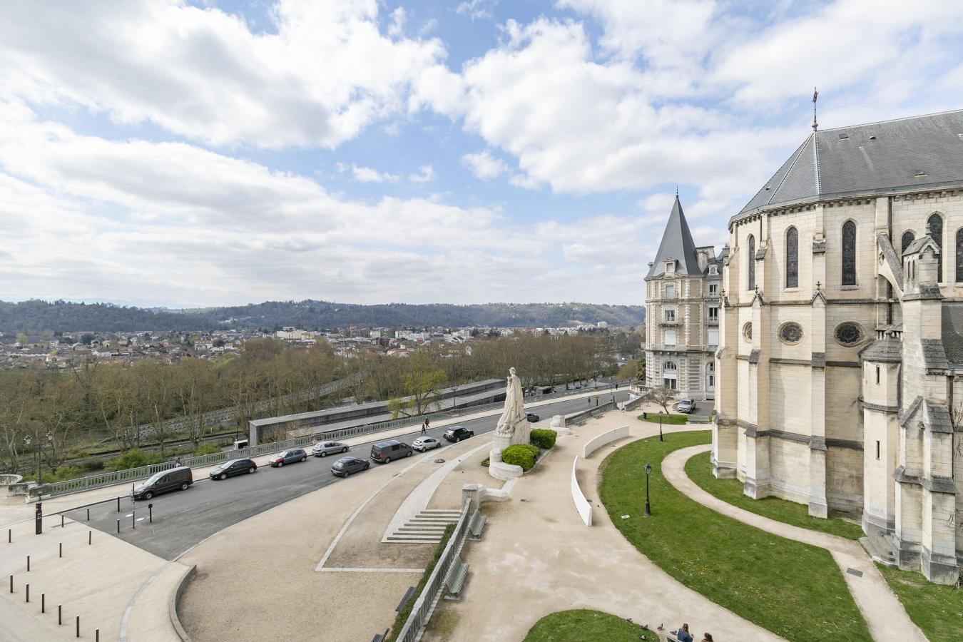 
																																							4 pièces - 
																																						5ème étage - 94m² - 1 086,78 € - Photo #3