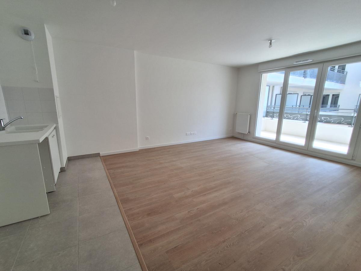 2 pièces - RDC - 44m² - 922,63 € - Photo #3