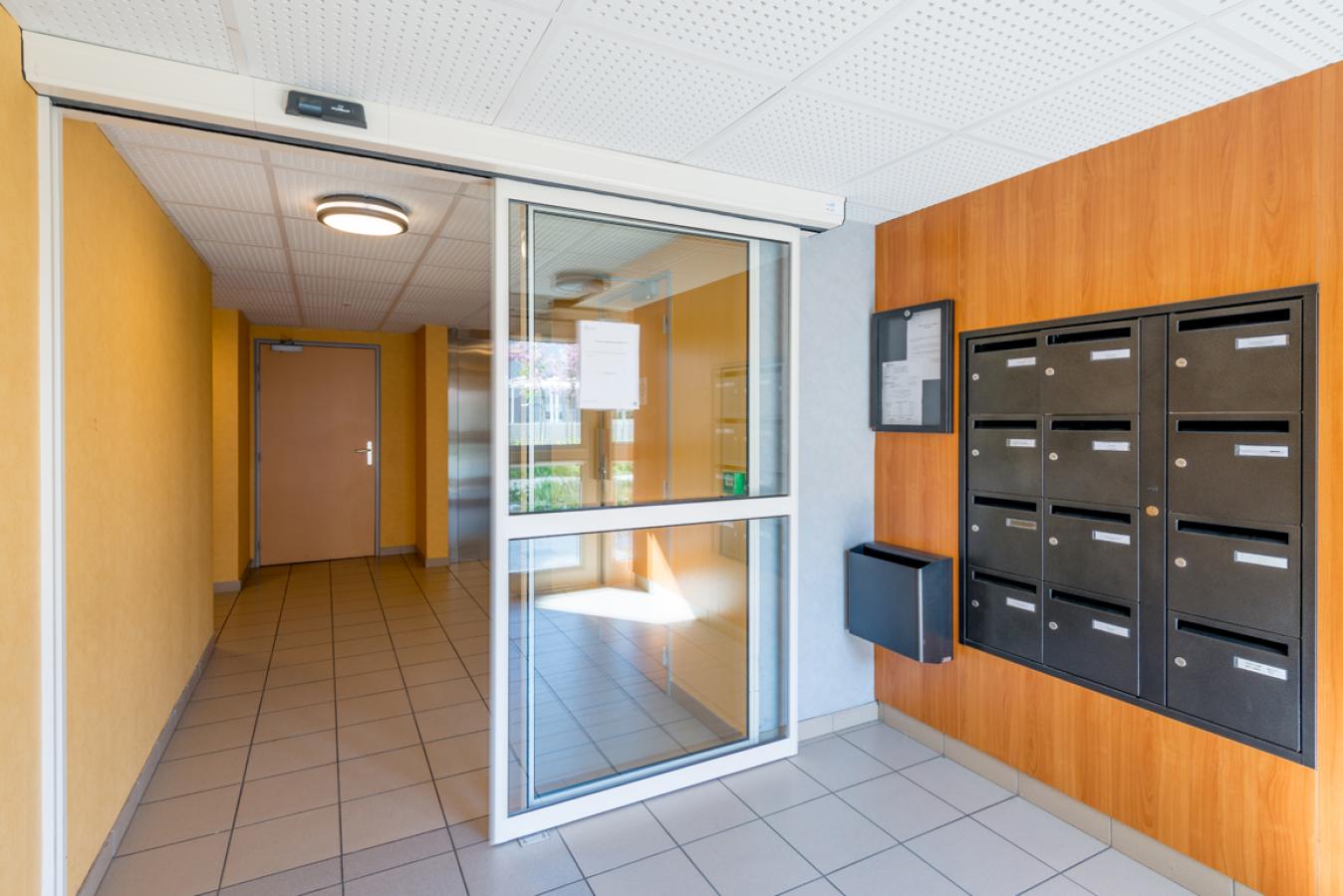 
																																							1 pièce - 
																																						RDC - 39m² - 416,95 € - Photo #1