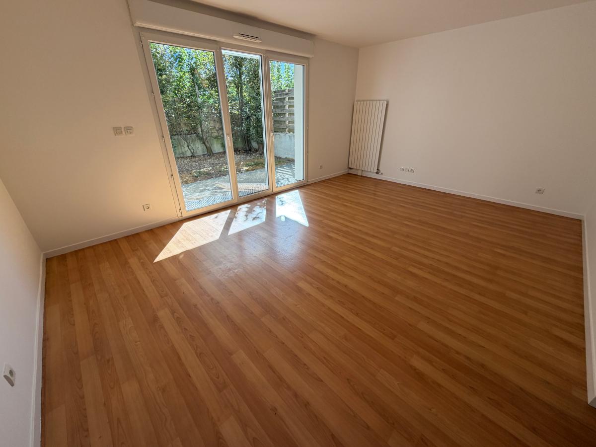 2 pièces - RDC - 54m² - 640,69 € - Photo #2