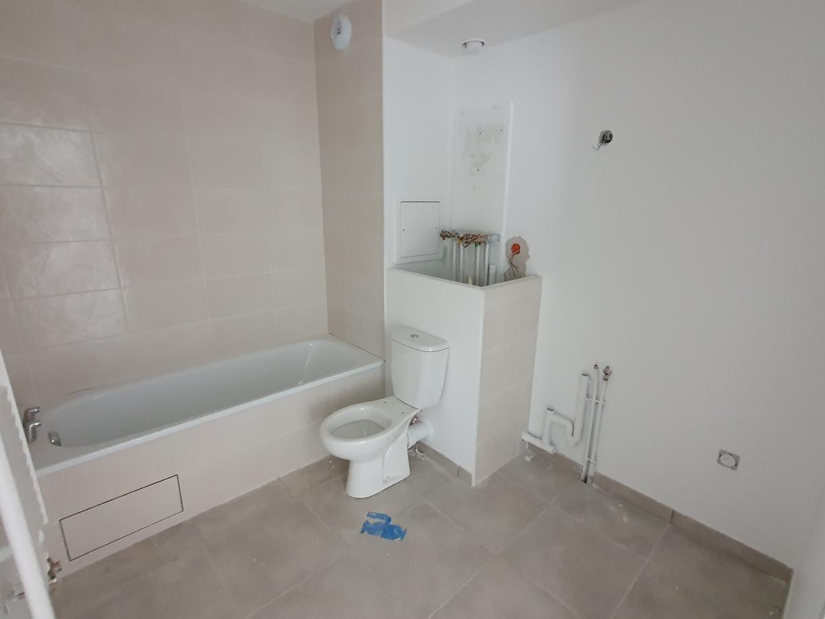2 pièces - 1er étage - 44m² - 516,59 € - Photo #2