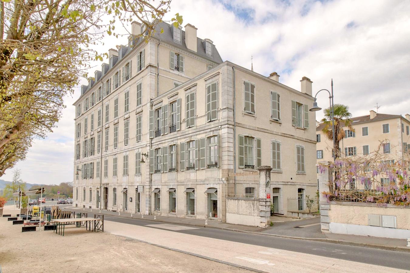 
																			4 pièces - 
																		RDC - 111m² - 902,35 € - Photo #4