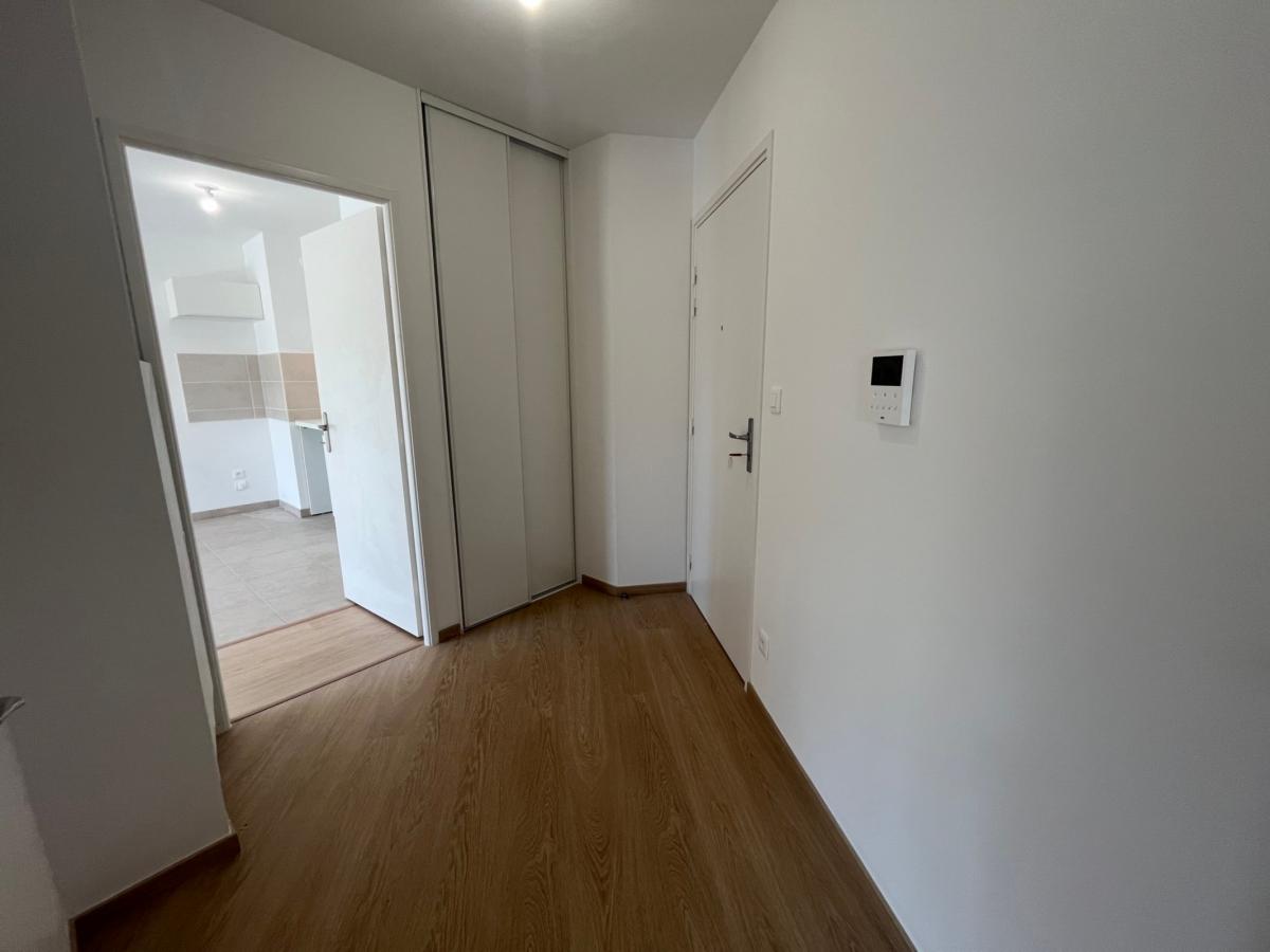 
																																							3 pièces - 
																																						RDC - 60m² - 878,67 € - Photo #6