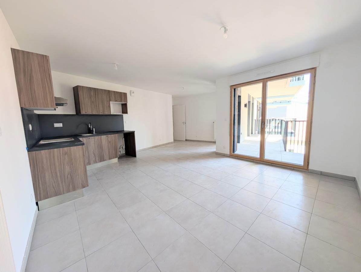 
																																							5 pièces - 
																																						2ème étage - 94m² - 1 398,08 € - Photo #2