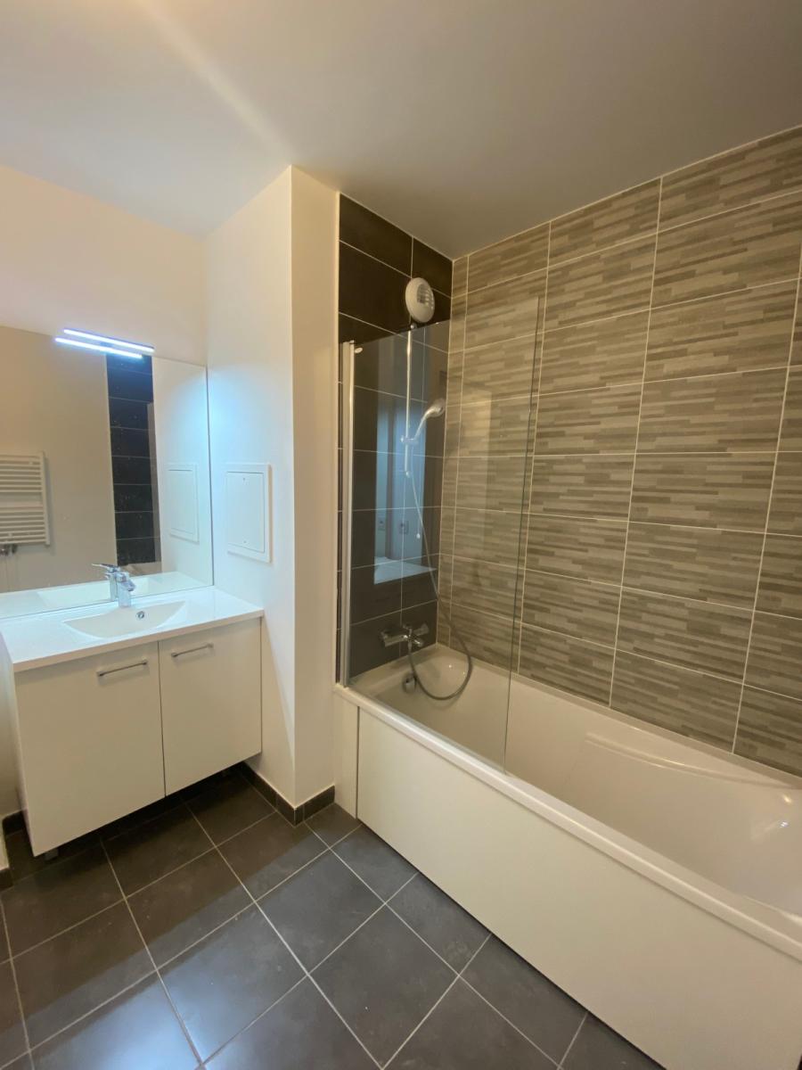 
																																							4 pièces - 
																																						5ème étage - 99m² - 2 355,44 € - Photo #3