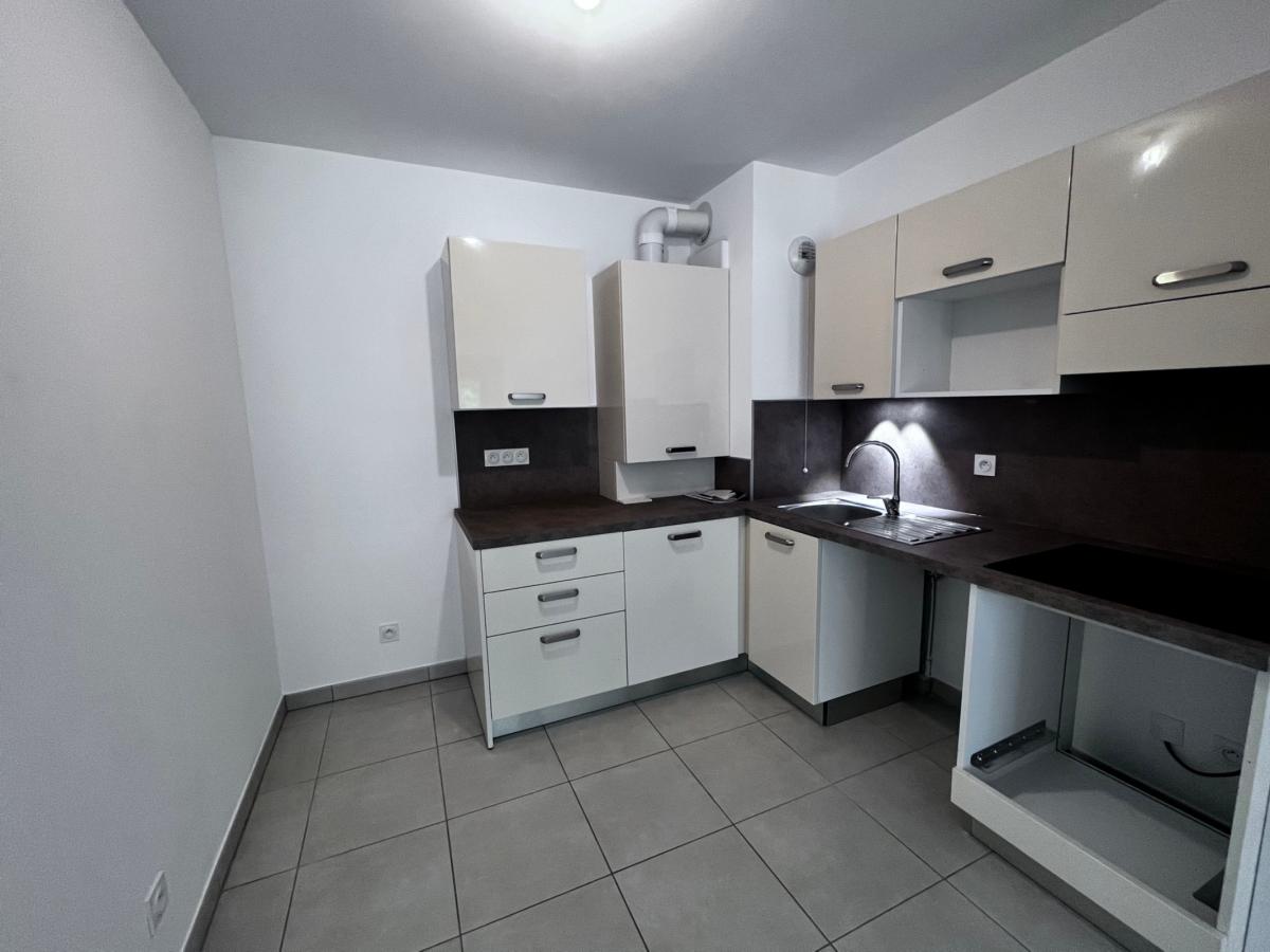 
																																							4 pièces - 
																																						RDC - 86m² - 1 200,90 € - Photo #4