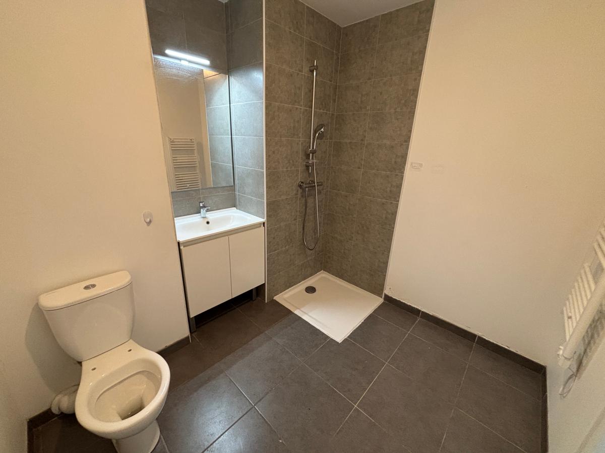 
																			4 pièces - 
																		7ème étage - 81m² - 1 036,37 € - Photo #7