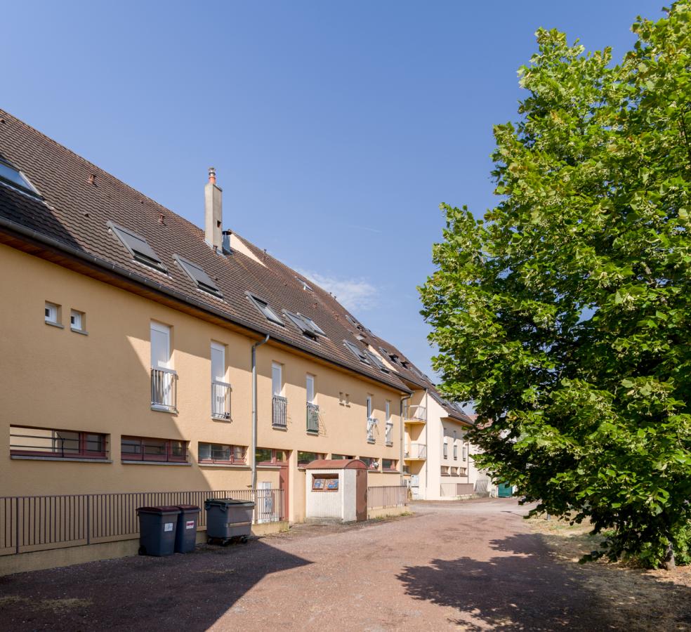4 pièces - 2ème étage - 90m² - 705,19 € - Photo #1