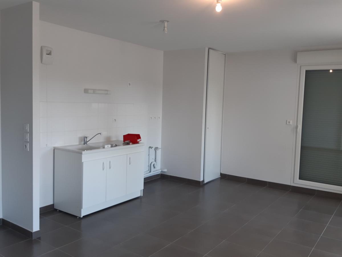
																			3 pièces - 
																		4ème étage - 68m² - 1 018,18 € - Photo #0