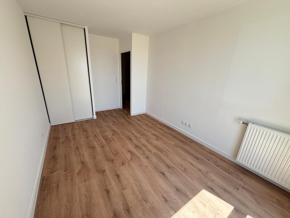 
																			2 pièces - 
																		RDC - 46m² - 651,84 € - Photo #2