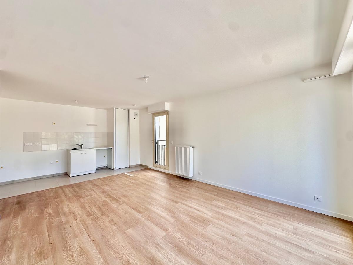 
																			3 pièces - 
																		3ème étage - 60m² - 1 017,82 € - Photo #2