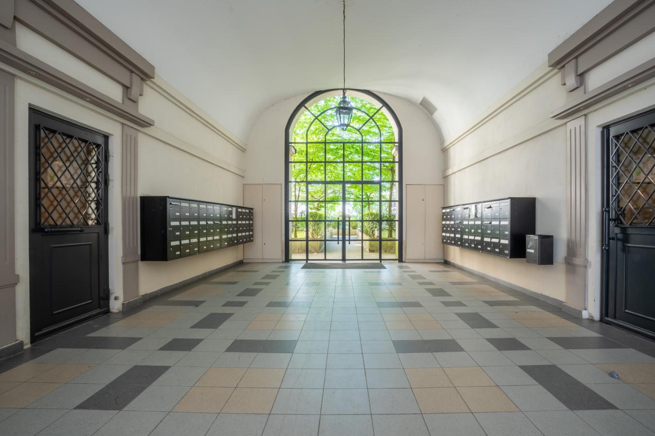 
																																							3 pièces - 
																																						3ème étage - 68m² - 1 564,39 € - Photo #1