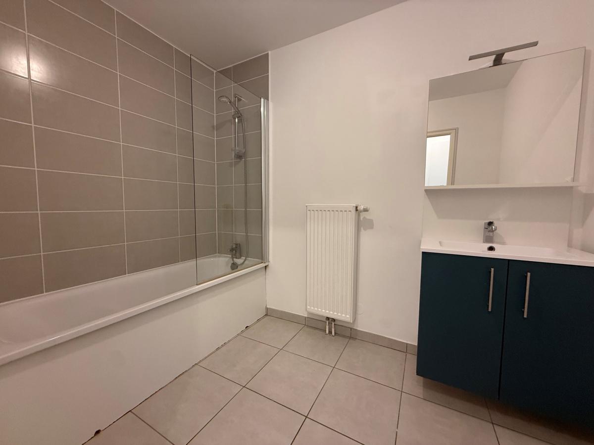 3 pièces - 3ème étage - 70m² - 851,57 € - Photo #5
