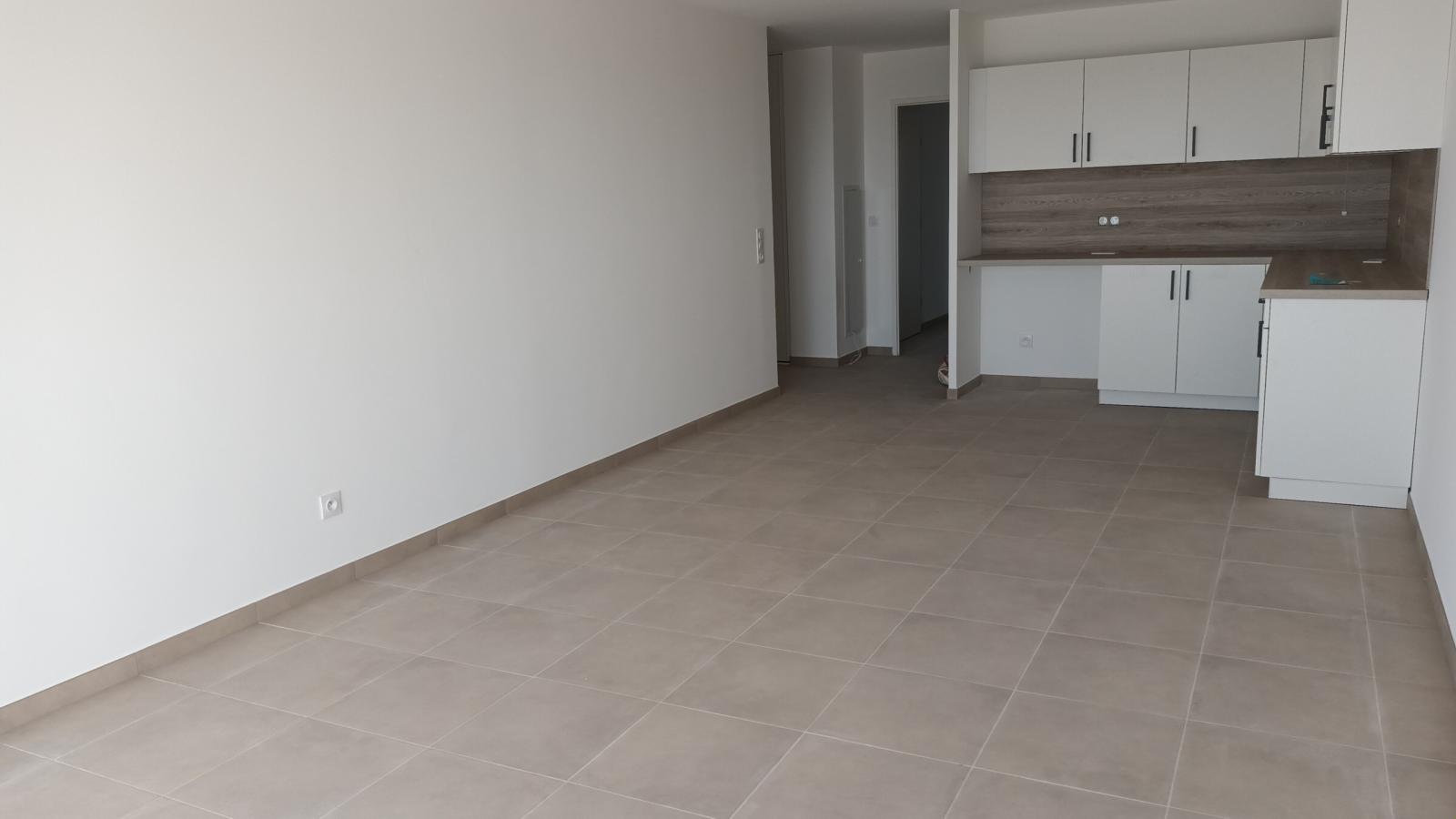 
																																							4 pièces - 
																																						4ème étage - 112m² - 1 816,36 € - Photo #2
