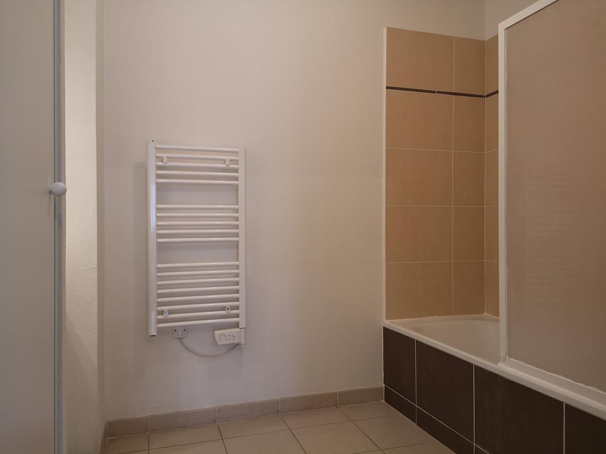 
																																							3 pièces - 
																																						1er étage - 63m² - 822,49 € - Photo #5