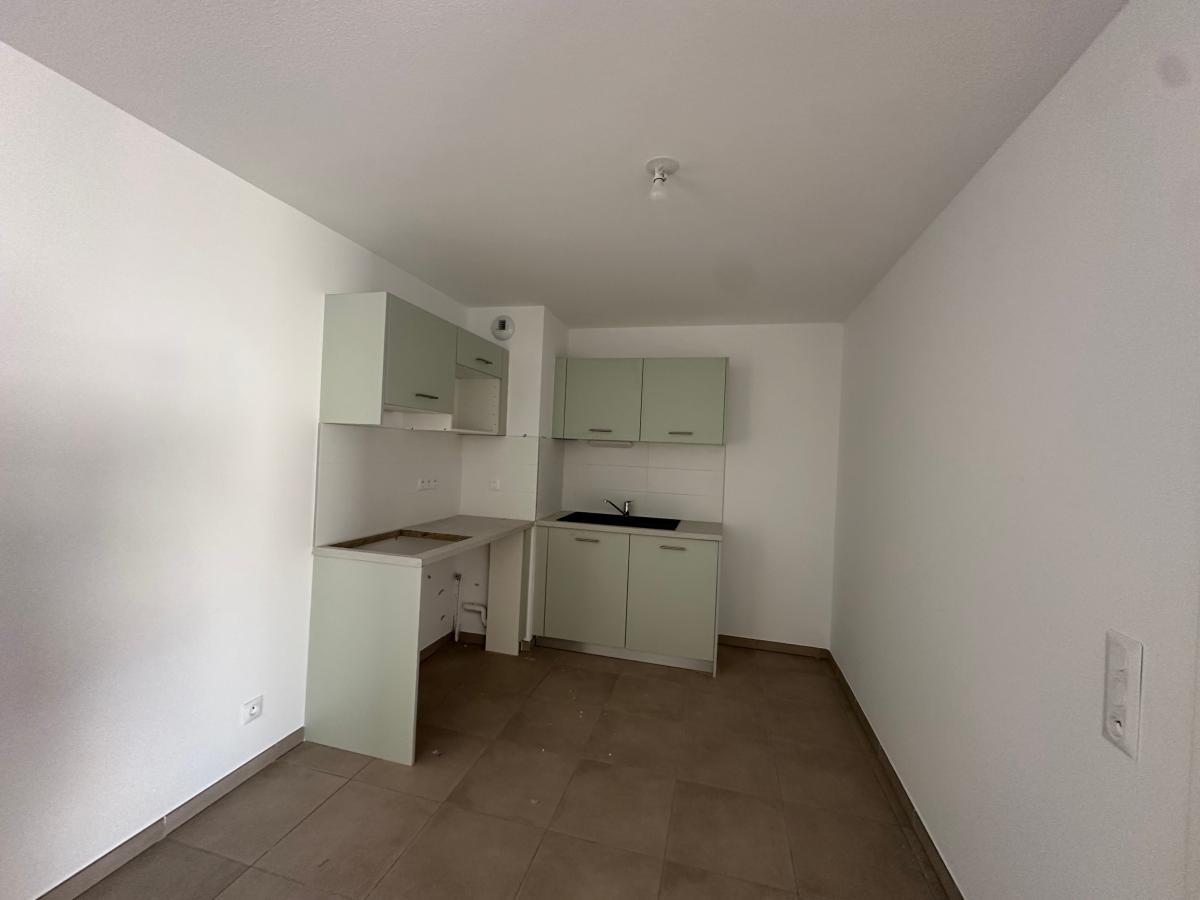 
																			3 pièces - 
																		RDC - 69m² - 833,29 € - Photo #3