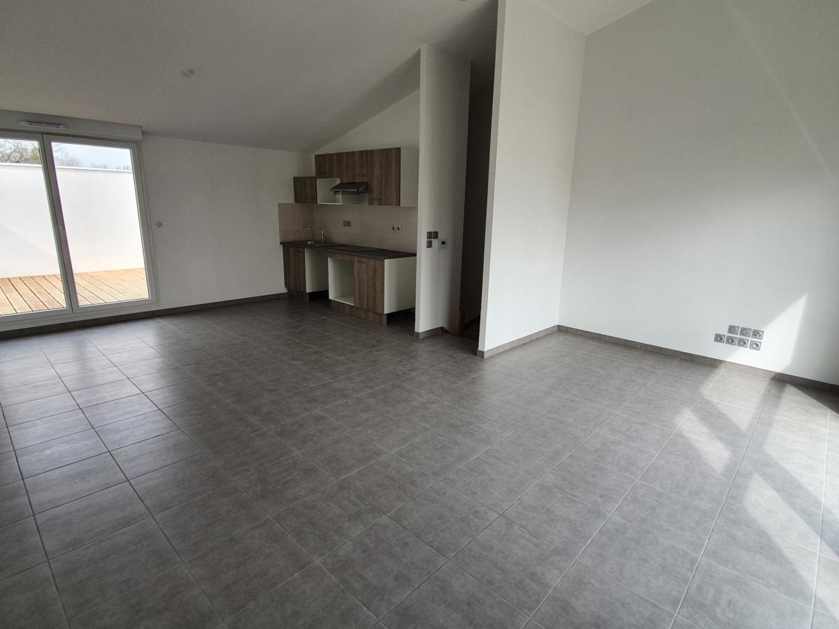 
																																							5 pièces - 
																																						2ème étage - 103m² - 1 114,09 € - Photo #1