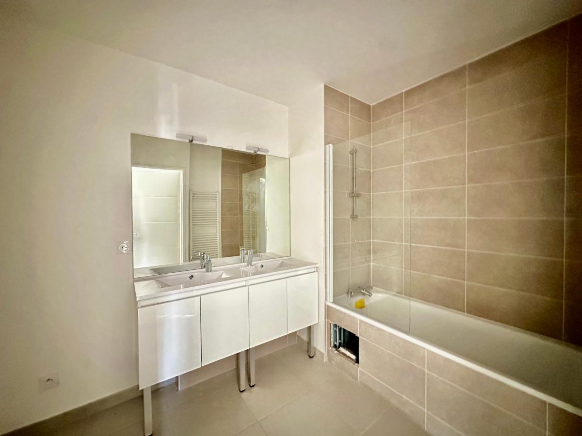 
																																							3 pièces - 
																																						2ème étage - 61m² - 1 314,54 € - Photo #6