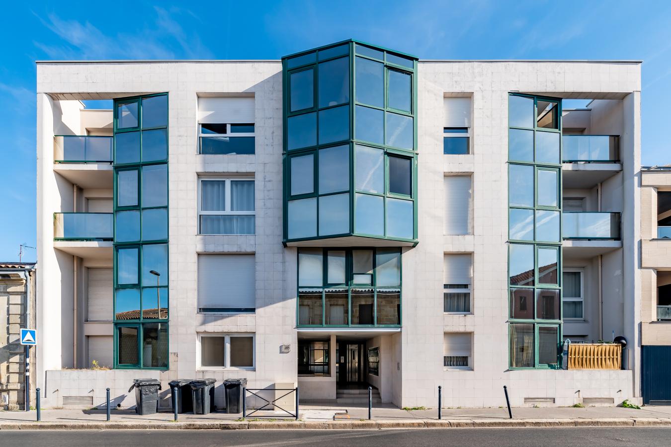 
																			3 pièces - 
																		1er étage - 68m² - 210 000 € - Photo #0