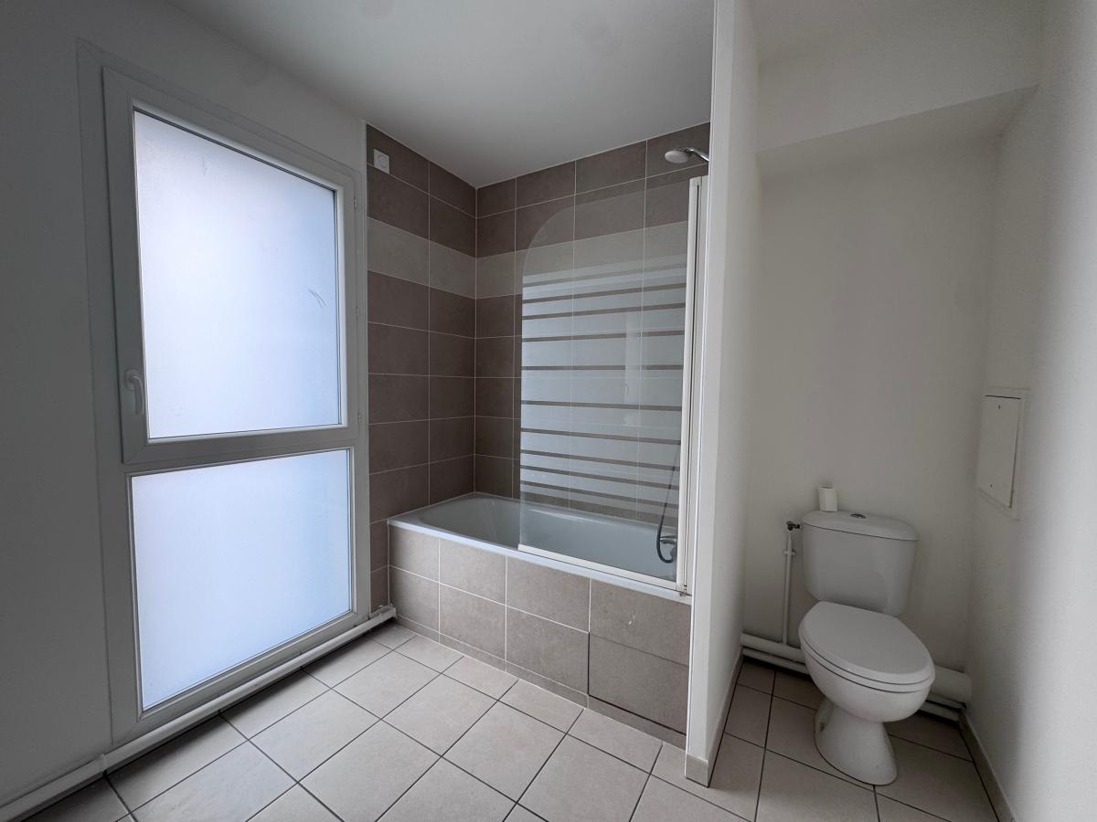 4 pièces - 2ème étage - 79m² - 1 383,04 € - Photo #4