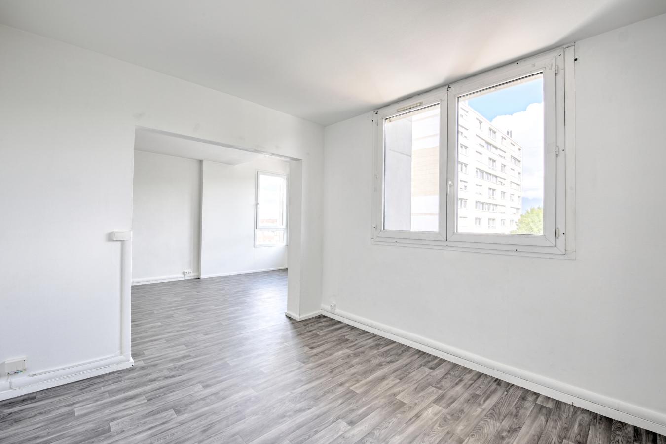 5 pièces - 1er étage - 74m² - 1 392,24 € - Photo #5