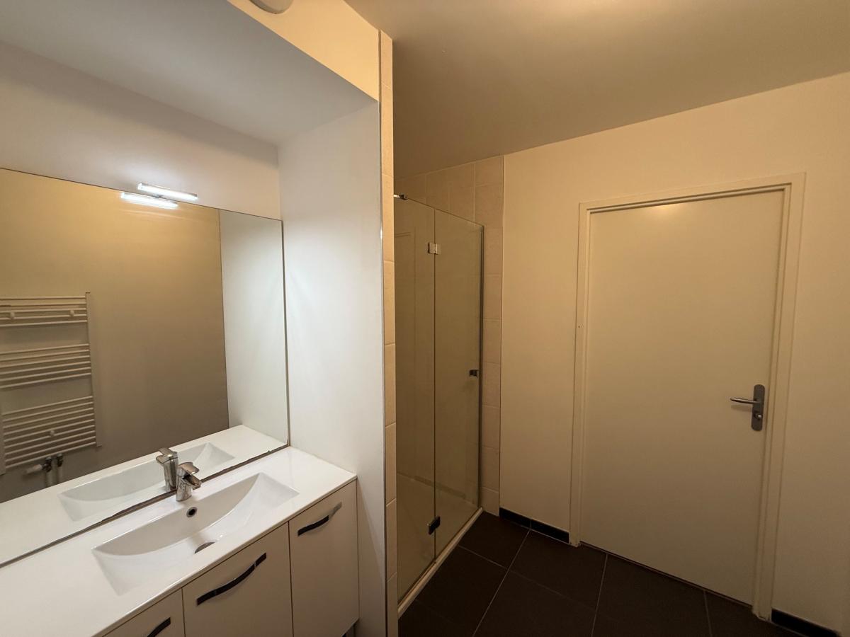 
																																							3 pièces - 
																																						1er étage - 68m² - 858,35 € - Photo #6
