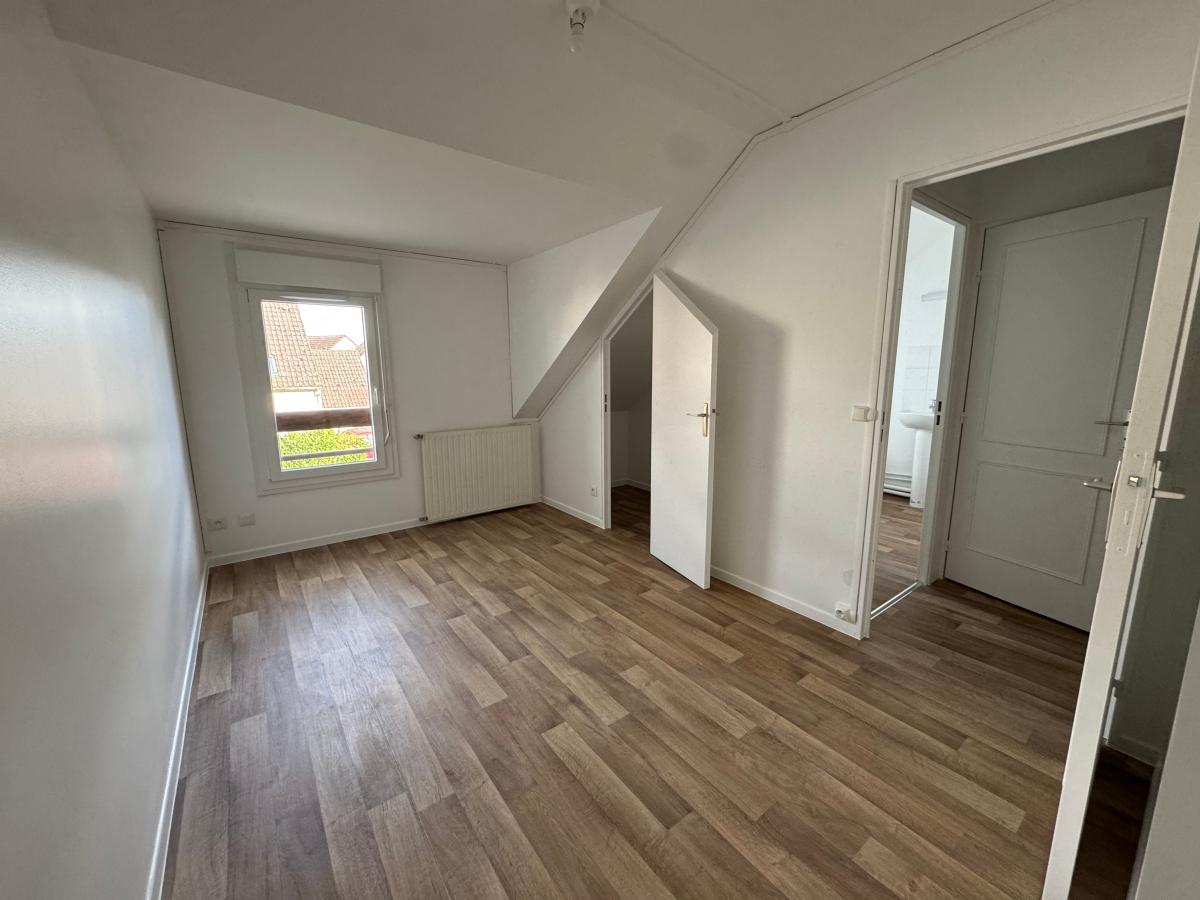 
																																							4 pièces - 
																																						RDC - 0m² - 363 000 € - Photo #6
