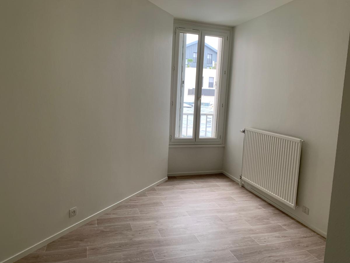 
																																							3 pièces - 
																																						1er étage - 66m² - 330 000 € - Photo #2