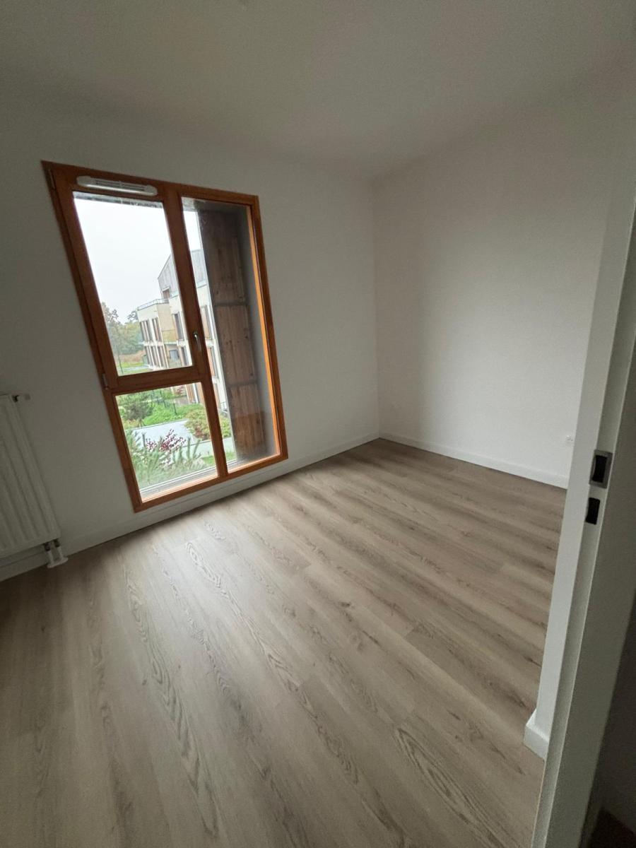 
																			4 pièces - 
																		3ème étage - 86m² - 1 203,75 € - Photo #2