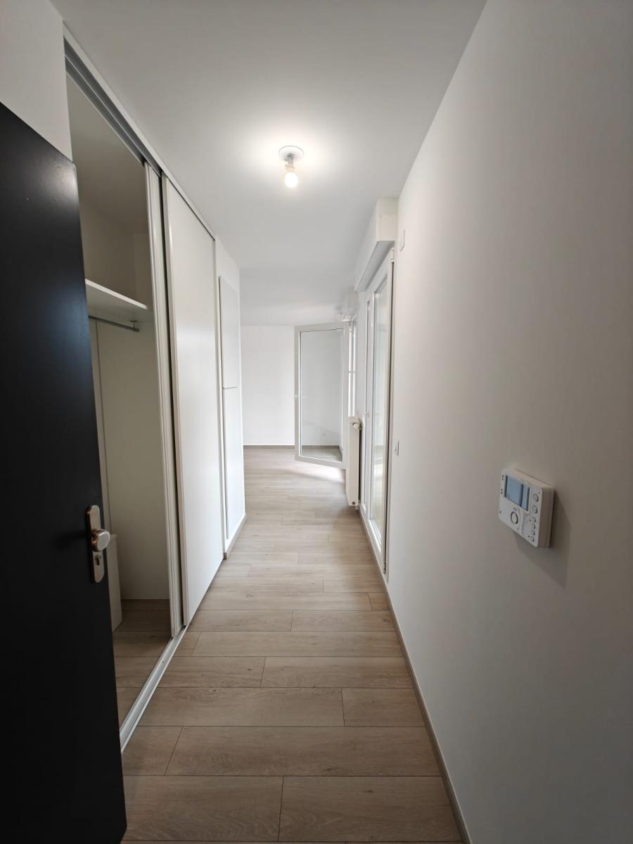 
																																							3 pièces - 
																																						RDC - 65m² - 1 016,20 € - Photo #2