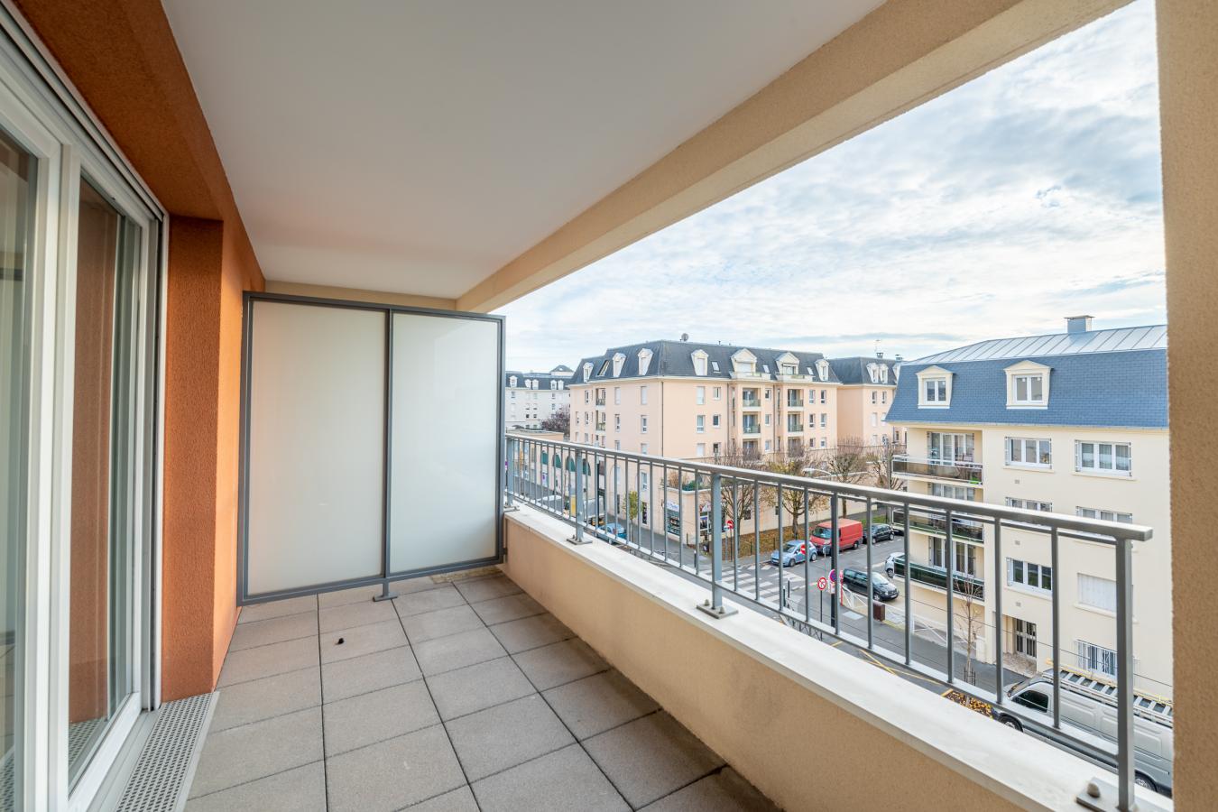 
																																							4 pièces - 
																																						4ème étage - 87m² - 1 424,97 € - Photo #6