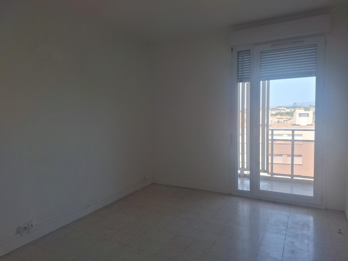 
																																							4 pièces - 
																																						3ème étage - 71m² - 1 100,10 € - Photo #5