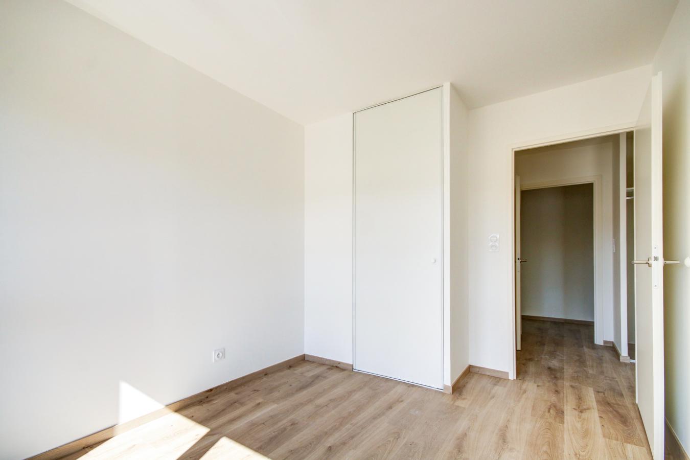4 pièces - 1er étage - 76m² - 1 083,52 € - Photo #5