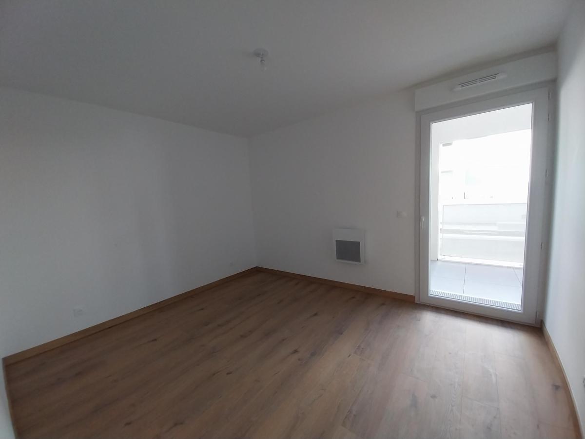 
																																							2 pièces - 
																																						RDC - 38m² - 476,33 € - Photo #4
