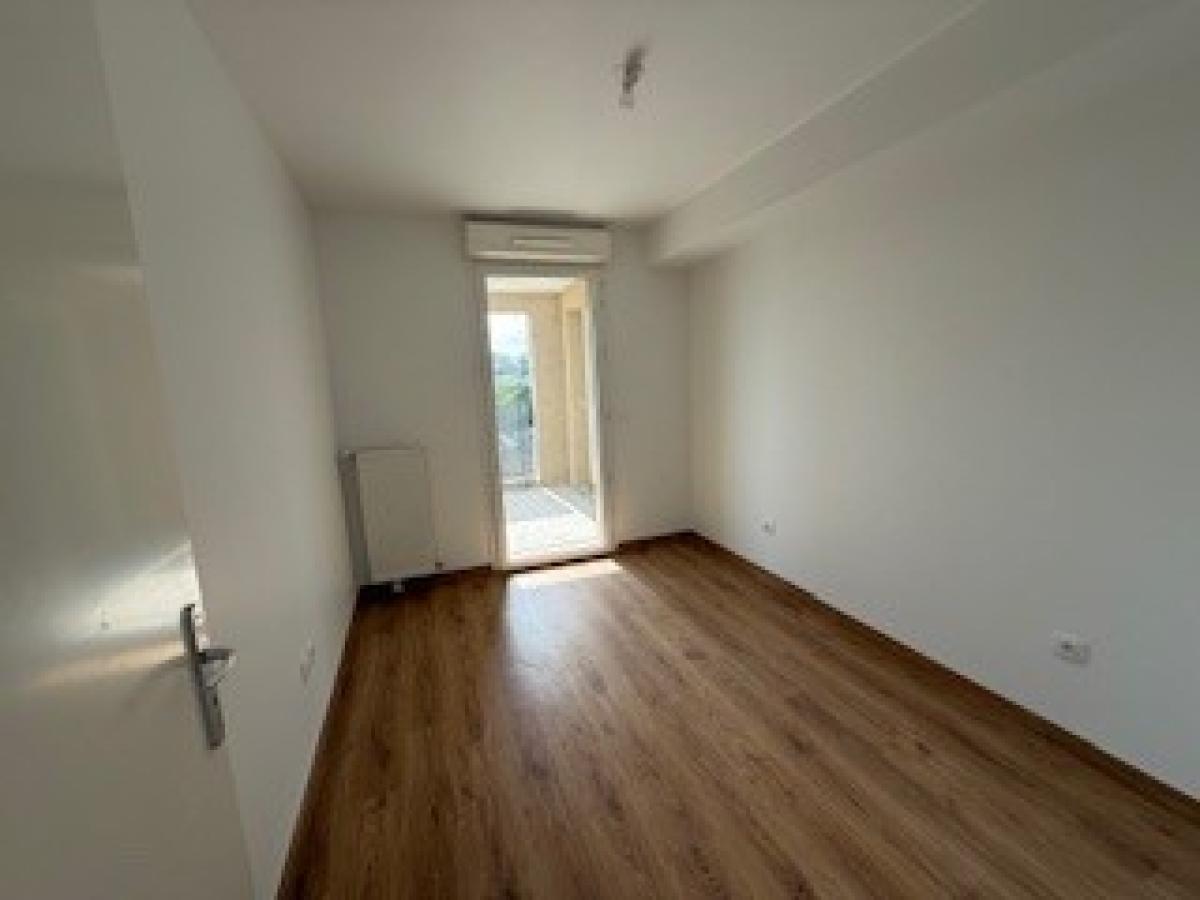 
																			3 pièces - 
																		1er étage - 61m² - 1 122,79 € - Photo #3