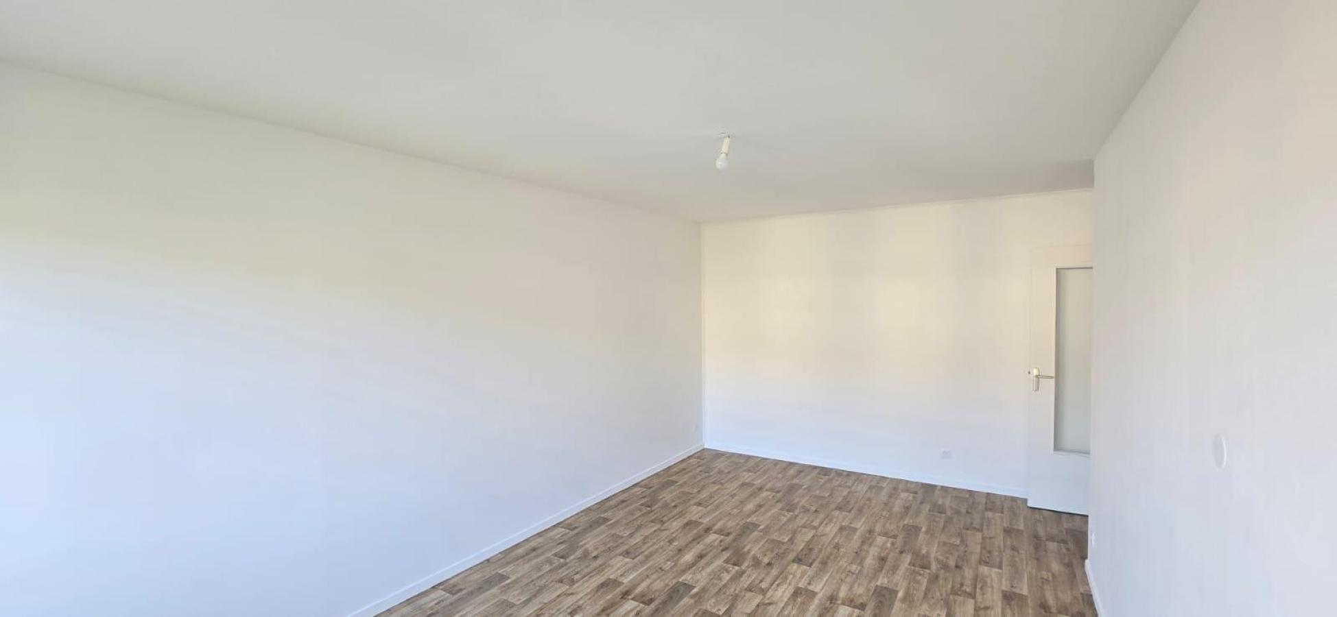 4 pièces - 2ème étage - 77m² - 937,89 € - Photo #2
