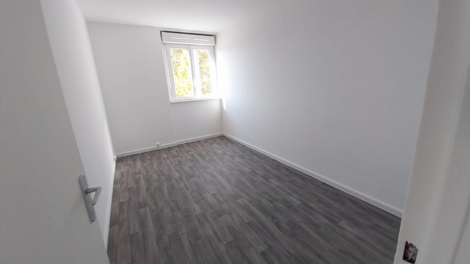
																																							5 pièces - 
																																						2ème étage - 86m² - 169 000 € - Photo #5