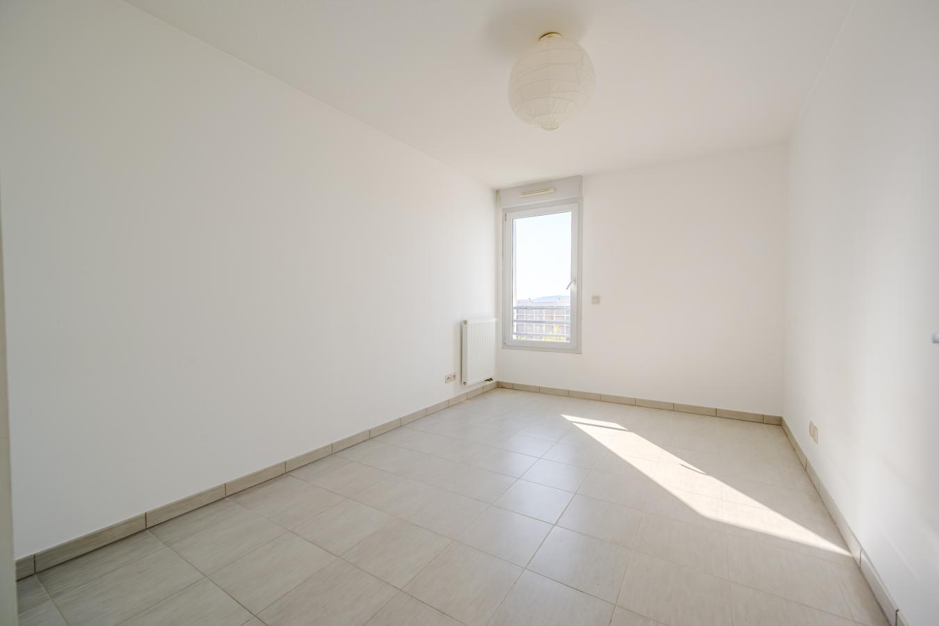 
																			3 pièces - 
																		4ème étage - 71m² - 240 000 € - Photo #7