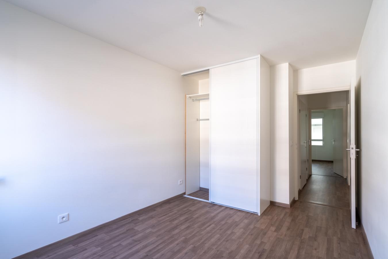 
																																							3 pièces - 
																																						3ème étage - 68m² - 215 000 € - Photo #2