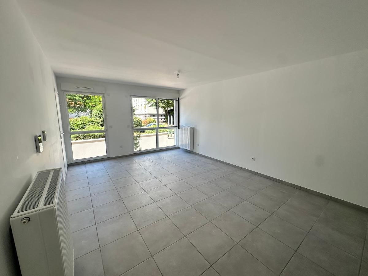 
																																							3 pièces - 
																																						1er étage - 62m² - 799,00 € - Photo #3