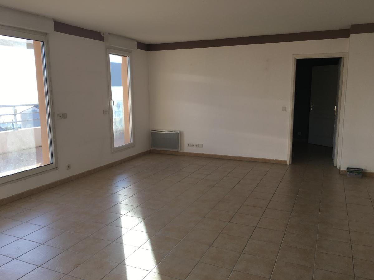 
																			2 pièces – 
																		1er étage – 44m² - 699,00 € - Photo #3