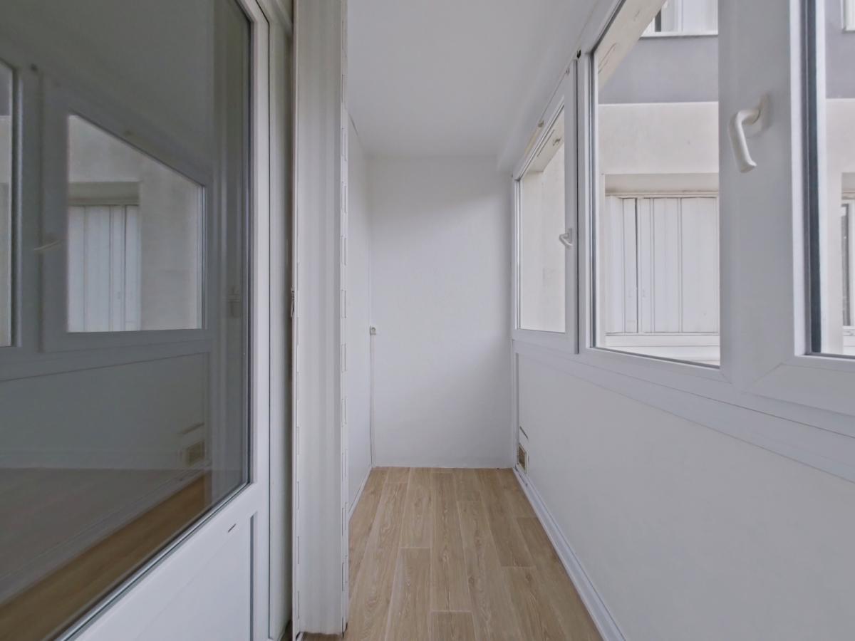 4 pièces - 3ème étage - 74m² - 861,91 € - Photo #1