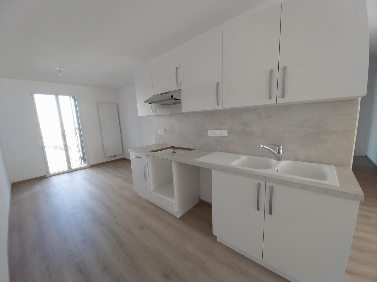 3 pièces - 3ème étage - 76m² - 999,52 € - Photo #4