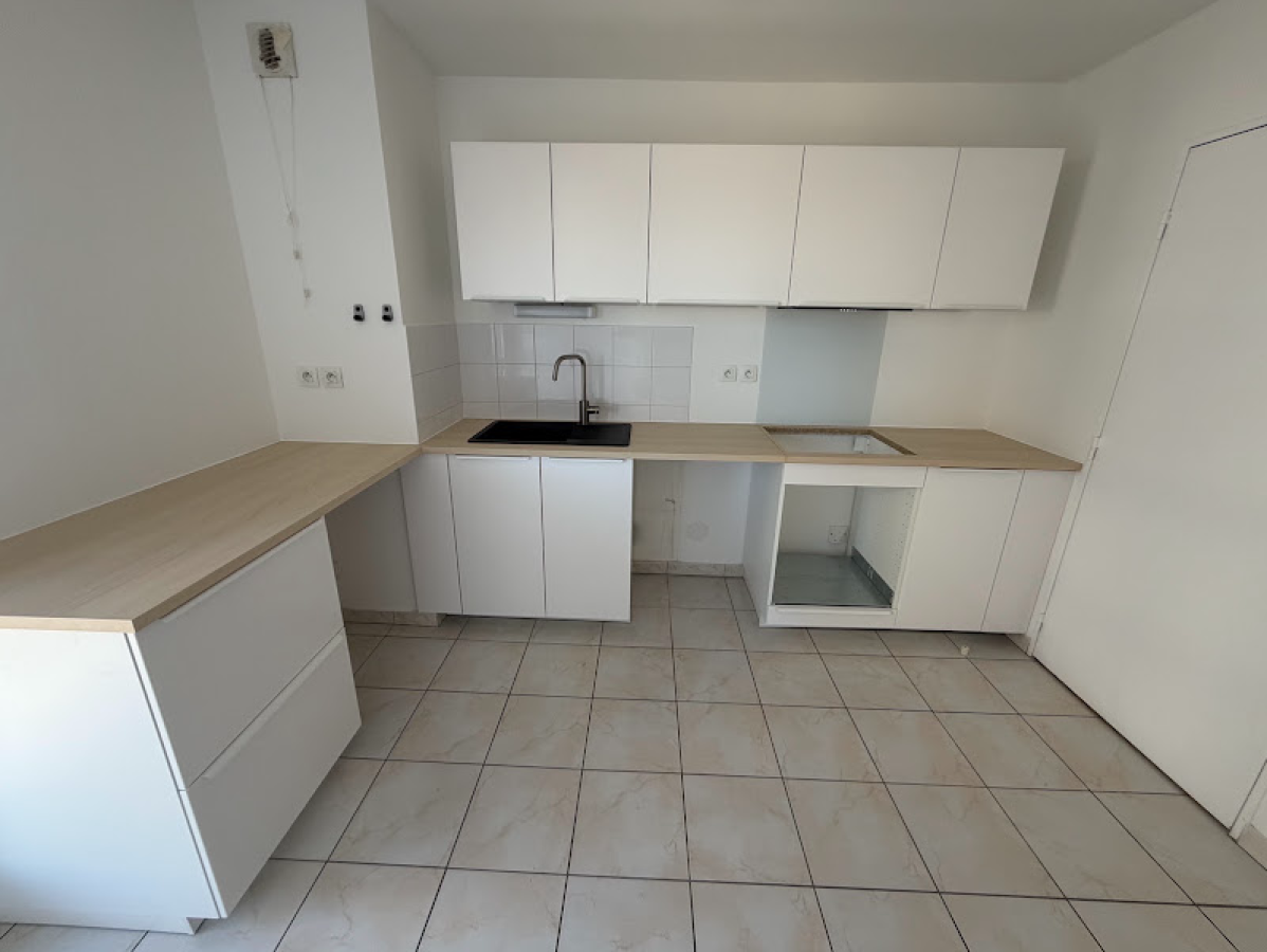 
																																							4 pièces - 
																																						6ème étage - 97m² - 1 195,00 € - Photo #1